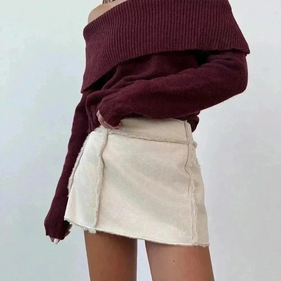 Burgundy Casual Women's Off-Shoulder Long-Sleeve Knitted Sweater - Picture 4 of 6